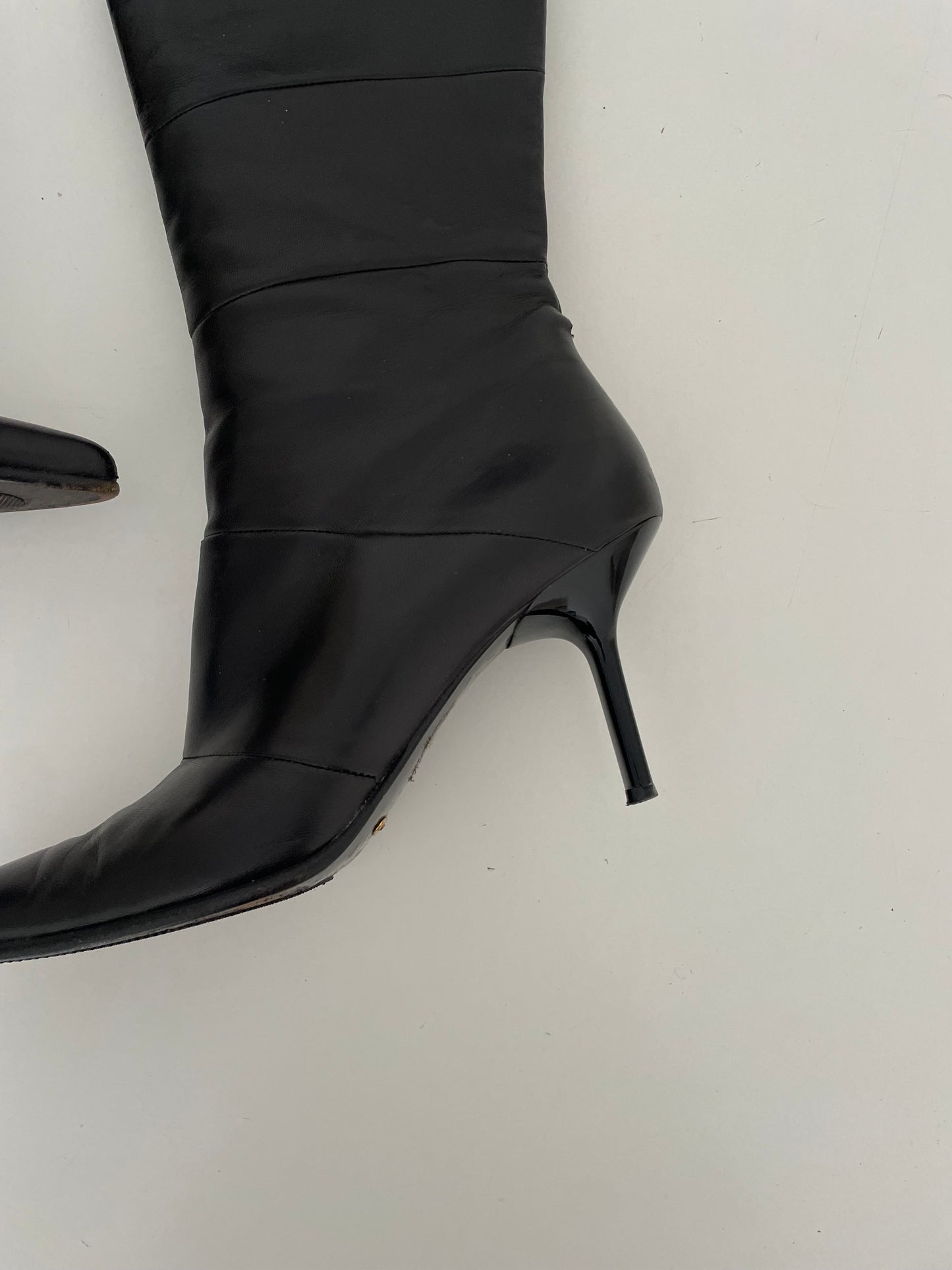 Pointed-toe Boots