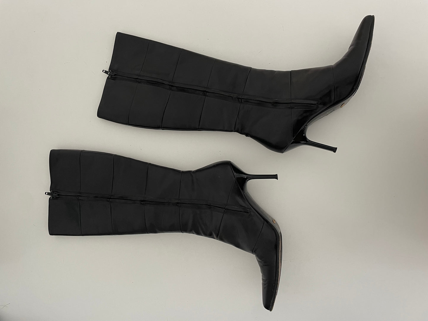 Pointed-toe Boots