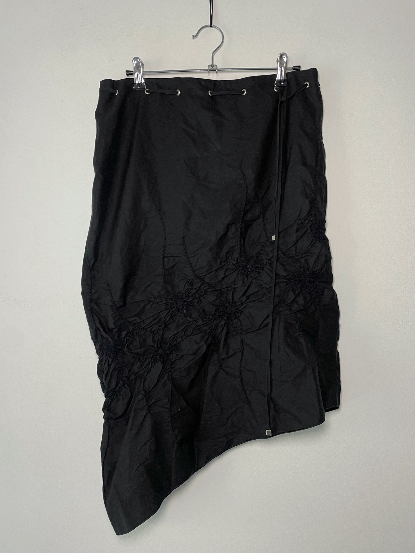 Asymmetrical skirt