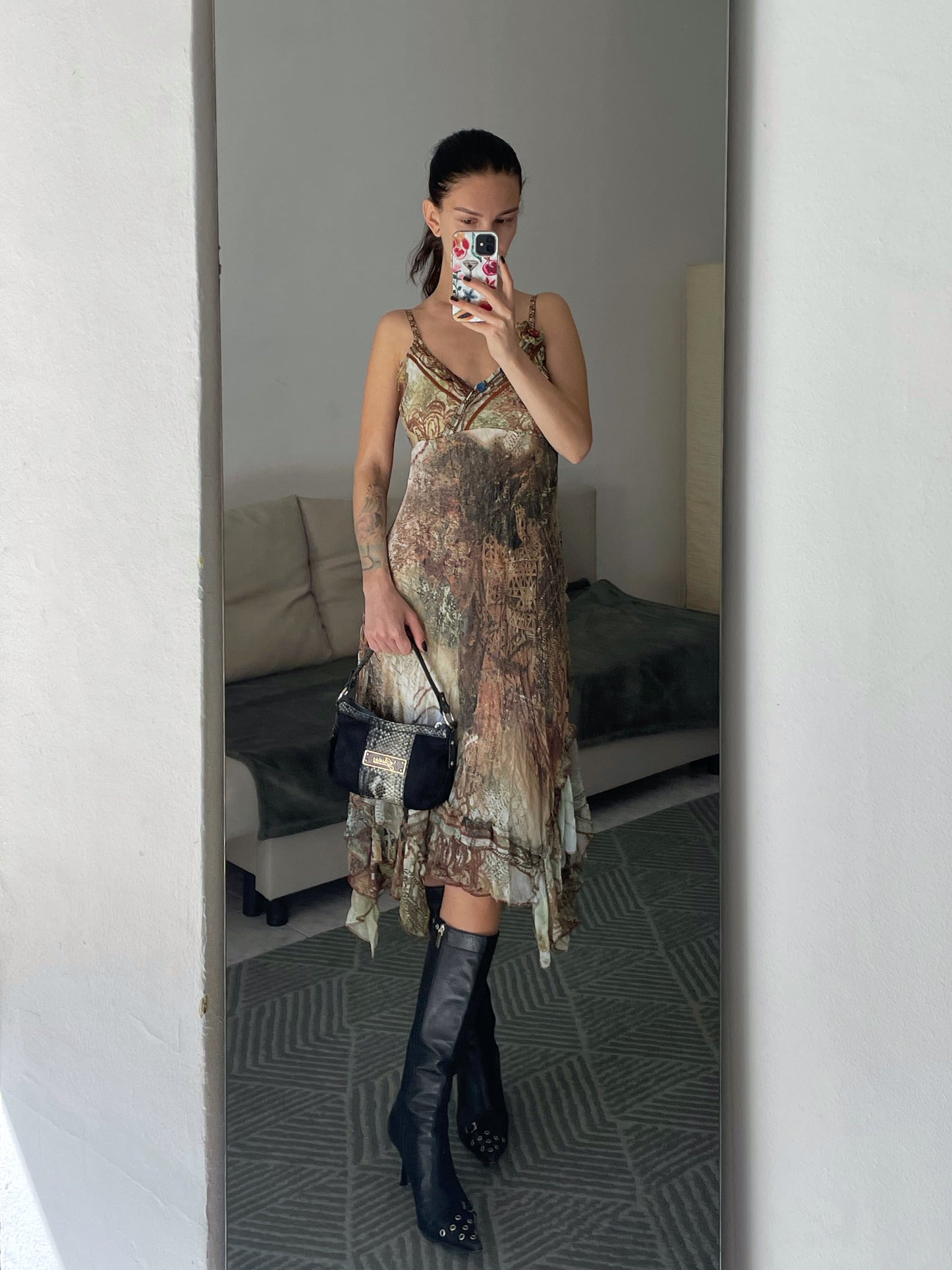 Midi dress with ruffles
