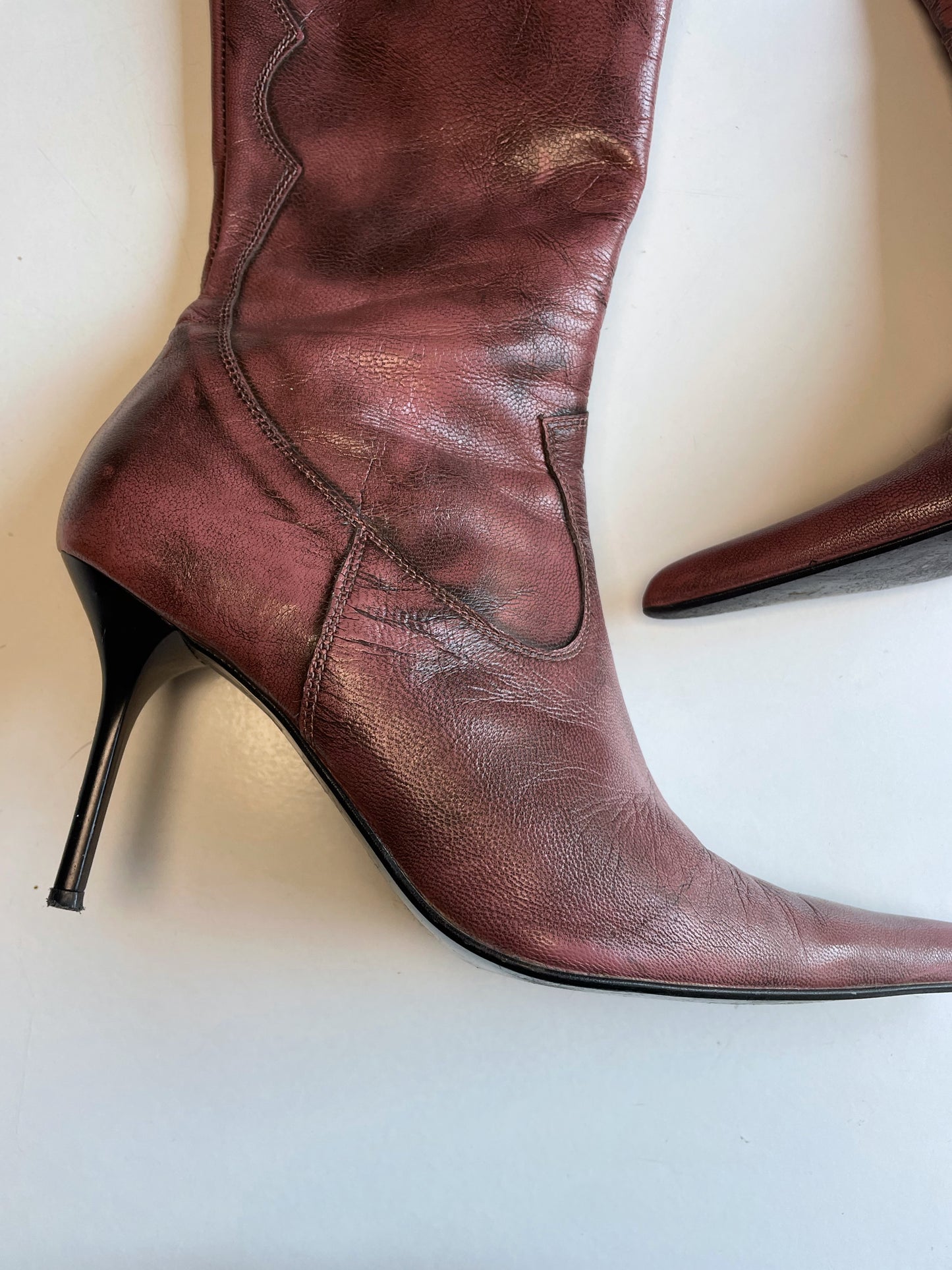 Vintage Maroon Pointed-Toe Mid-Calf Boots