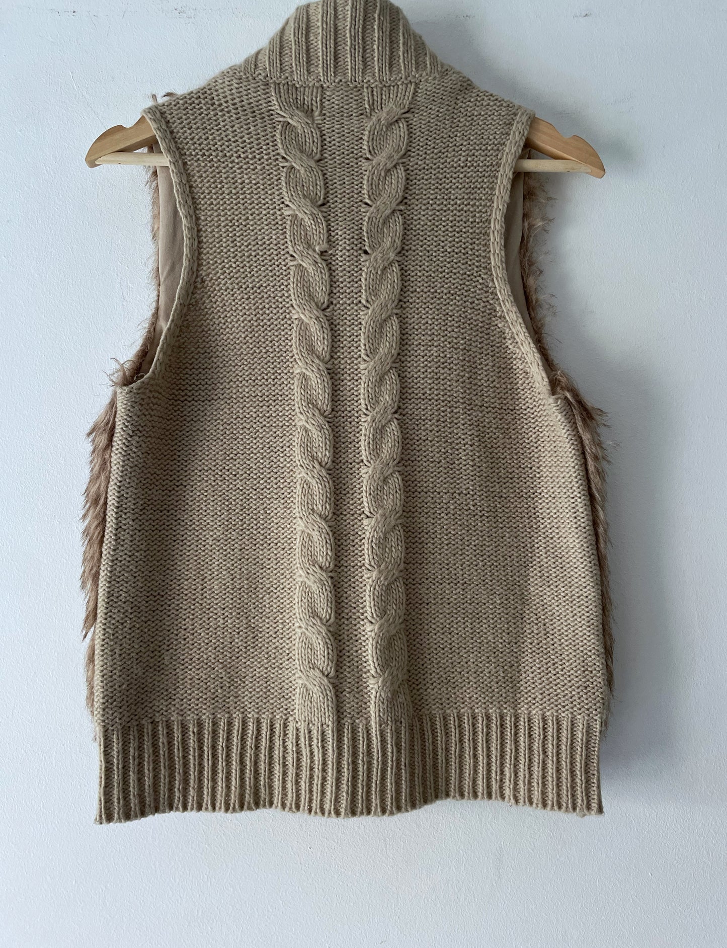 Y2K style waistcoat with faux fur.