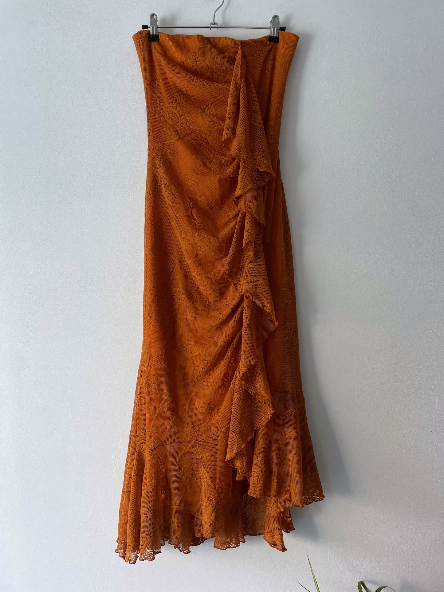 Lace dress with ruffles