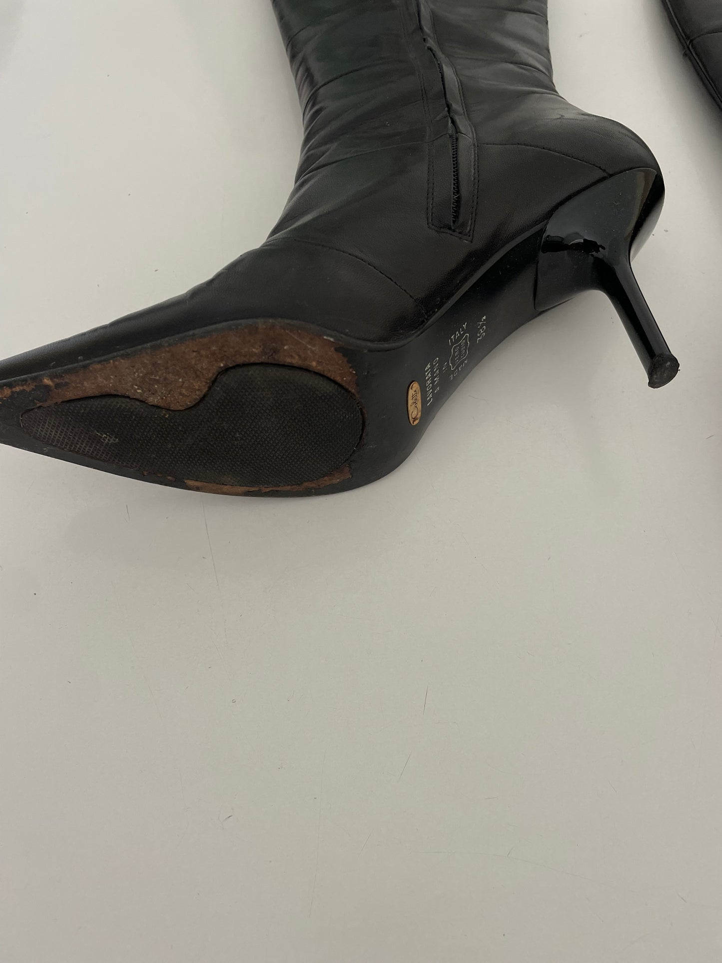 Pointed-toe Boots