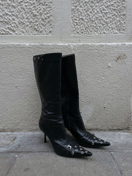 Vintage pointed toe boots
