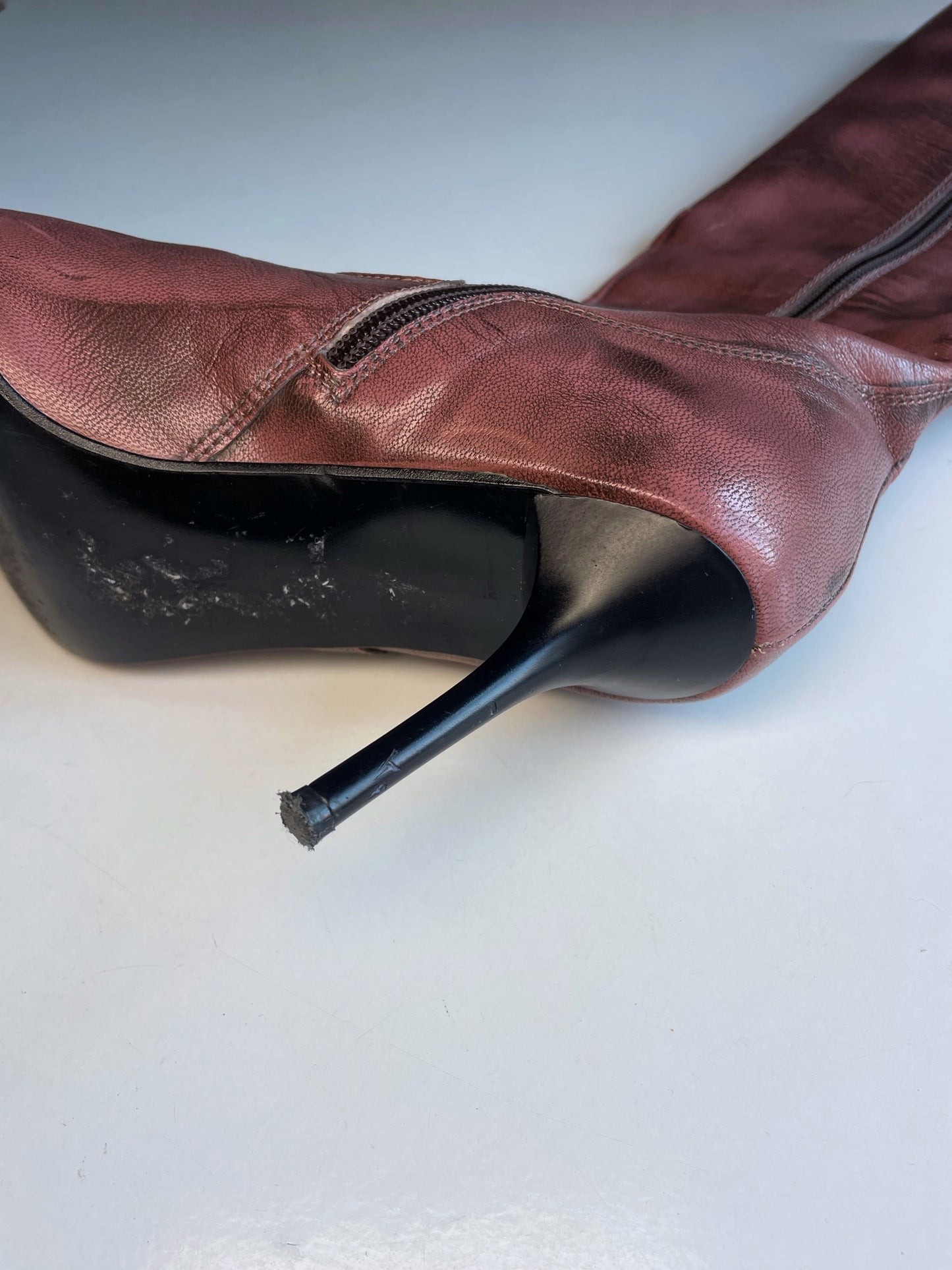 Vintage Maroon Pointed-Toe Mid-Calf Boots