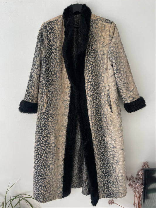 Reversible animal print  coat.