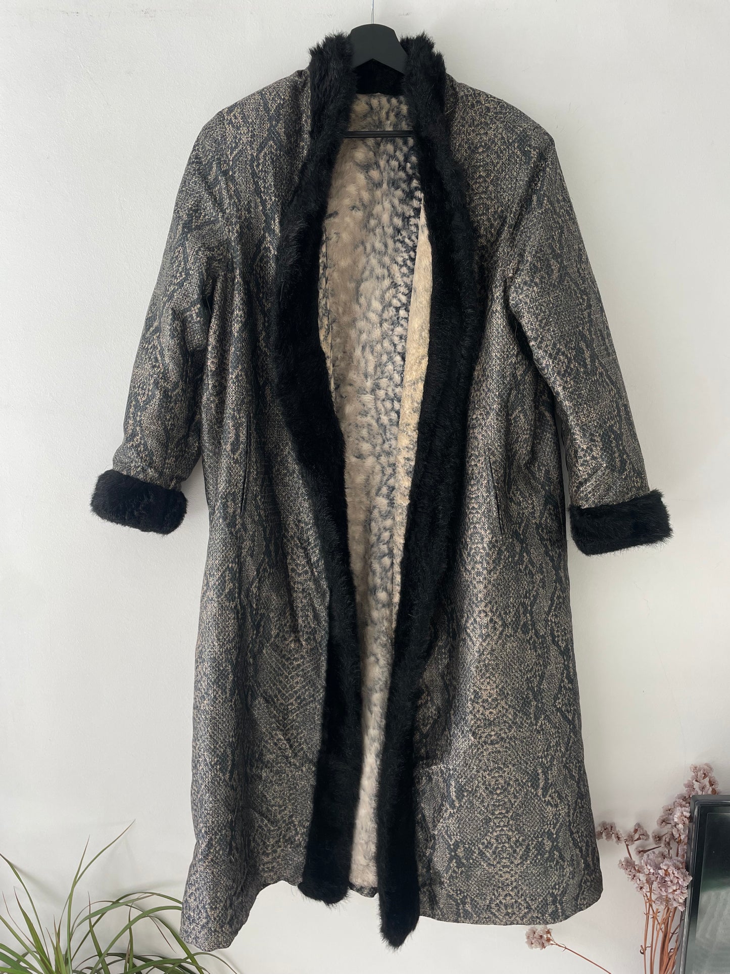 Reversible animal print  coat.