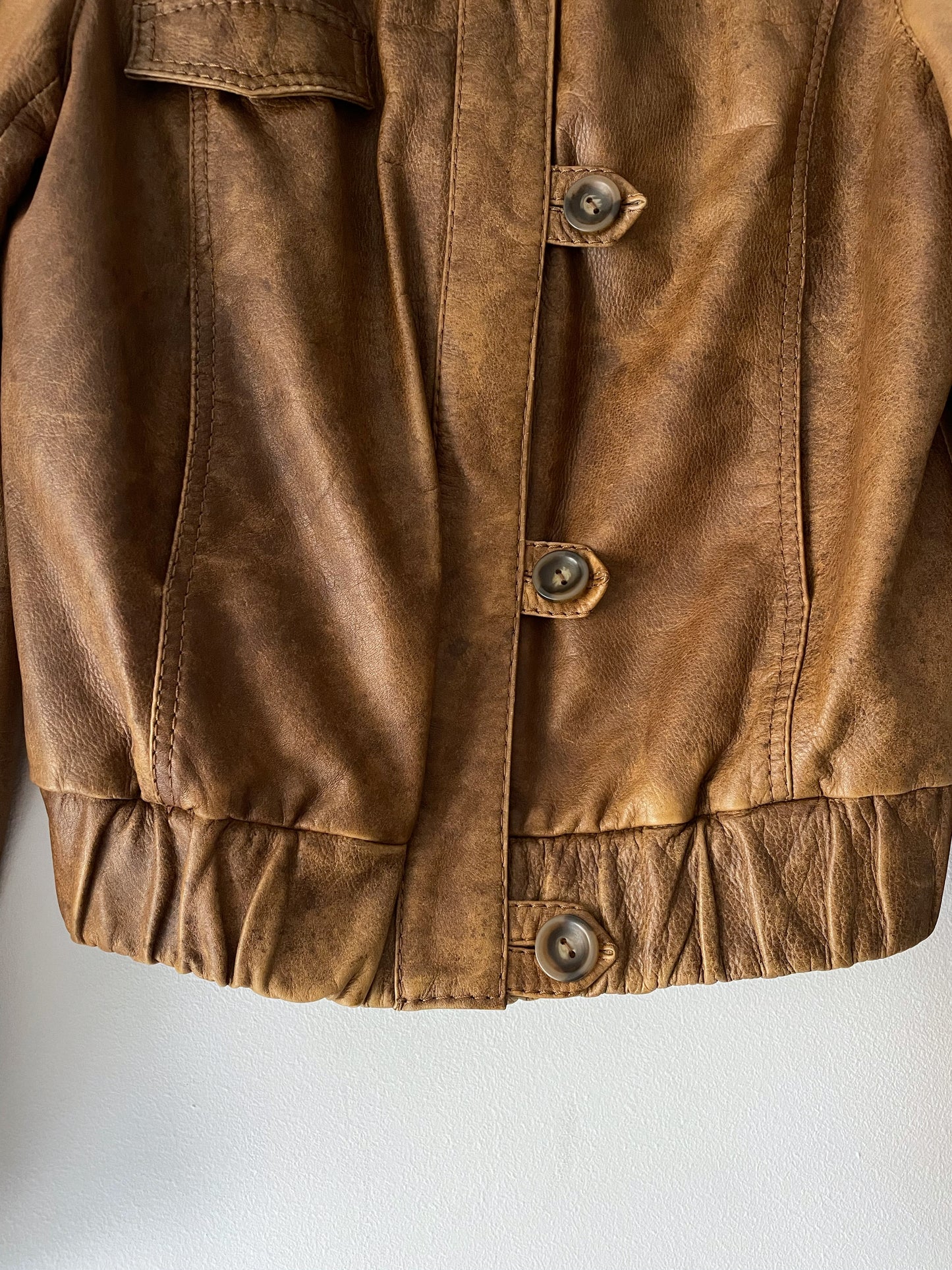 Chaqueta de cuero natural estilo Y2K.