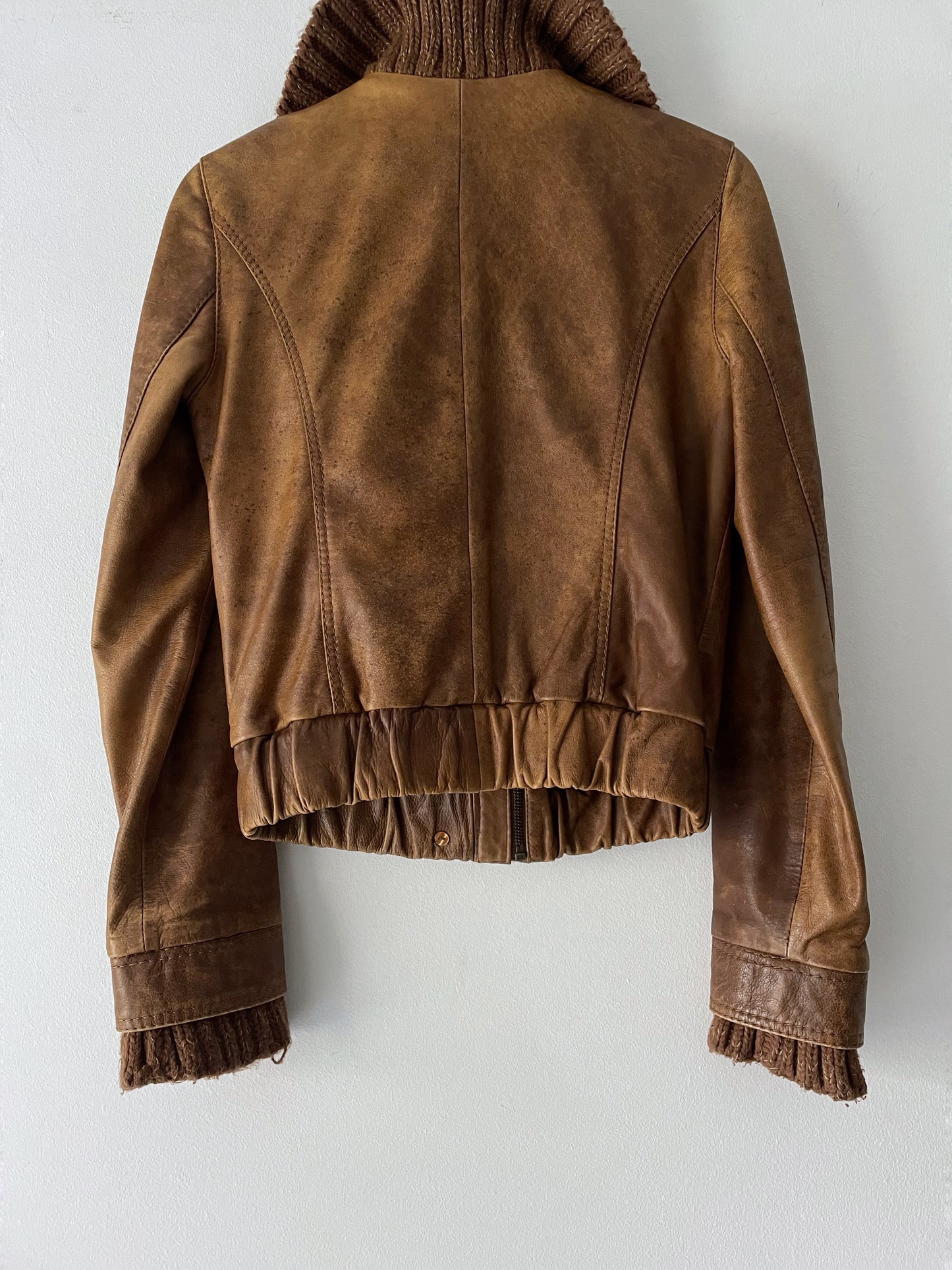 Chaqueta de cuero natural estilo Y2K.