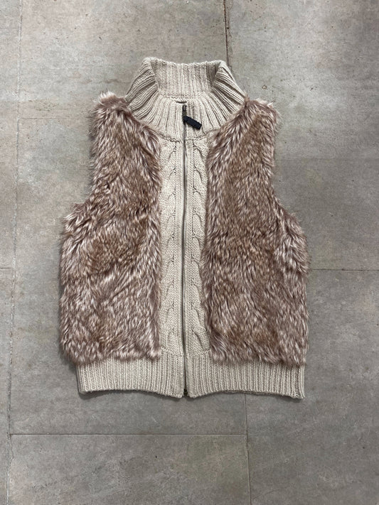 Y2K style waistcoat with faux fur.