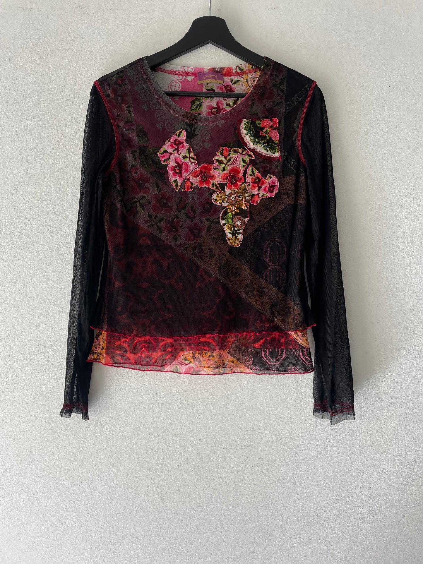 Layered mesh top