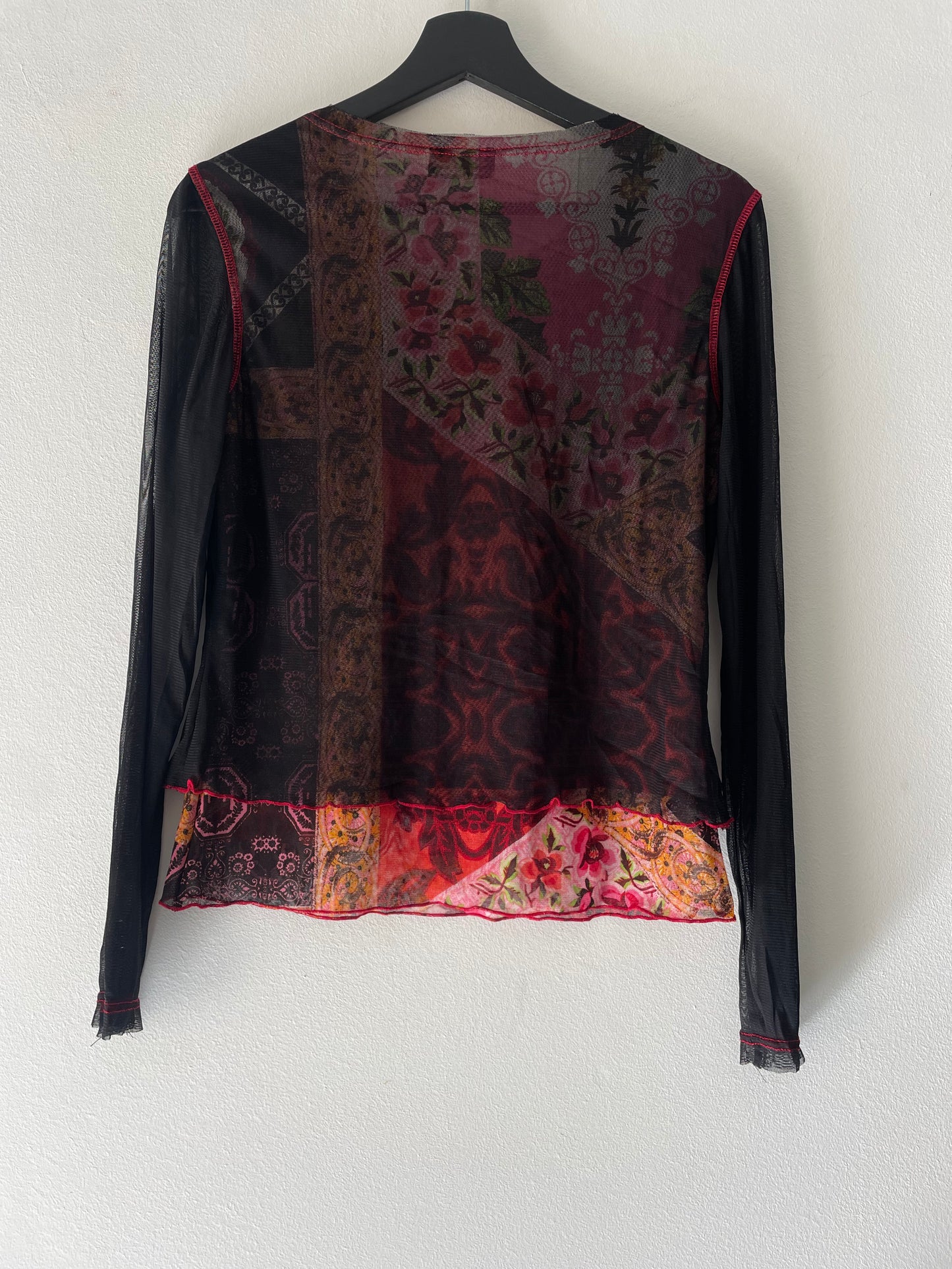 Layered mesh top